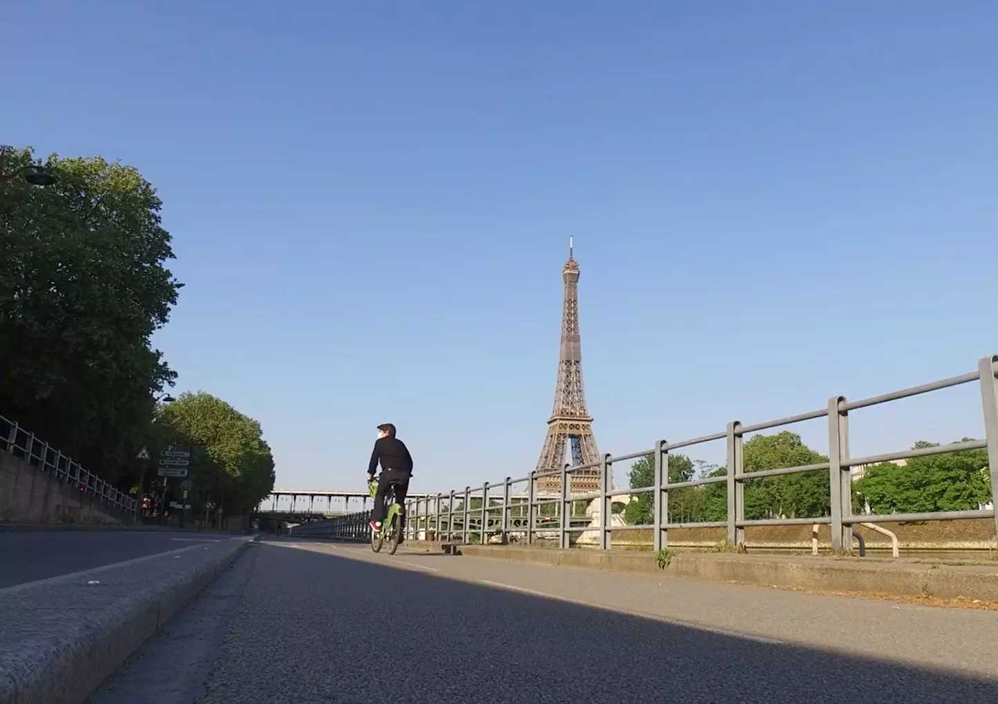 Parigi ha creato 1.094 chilometri di piste ciclabili e ha pedonalizzato i boulevard sulla Senna